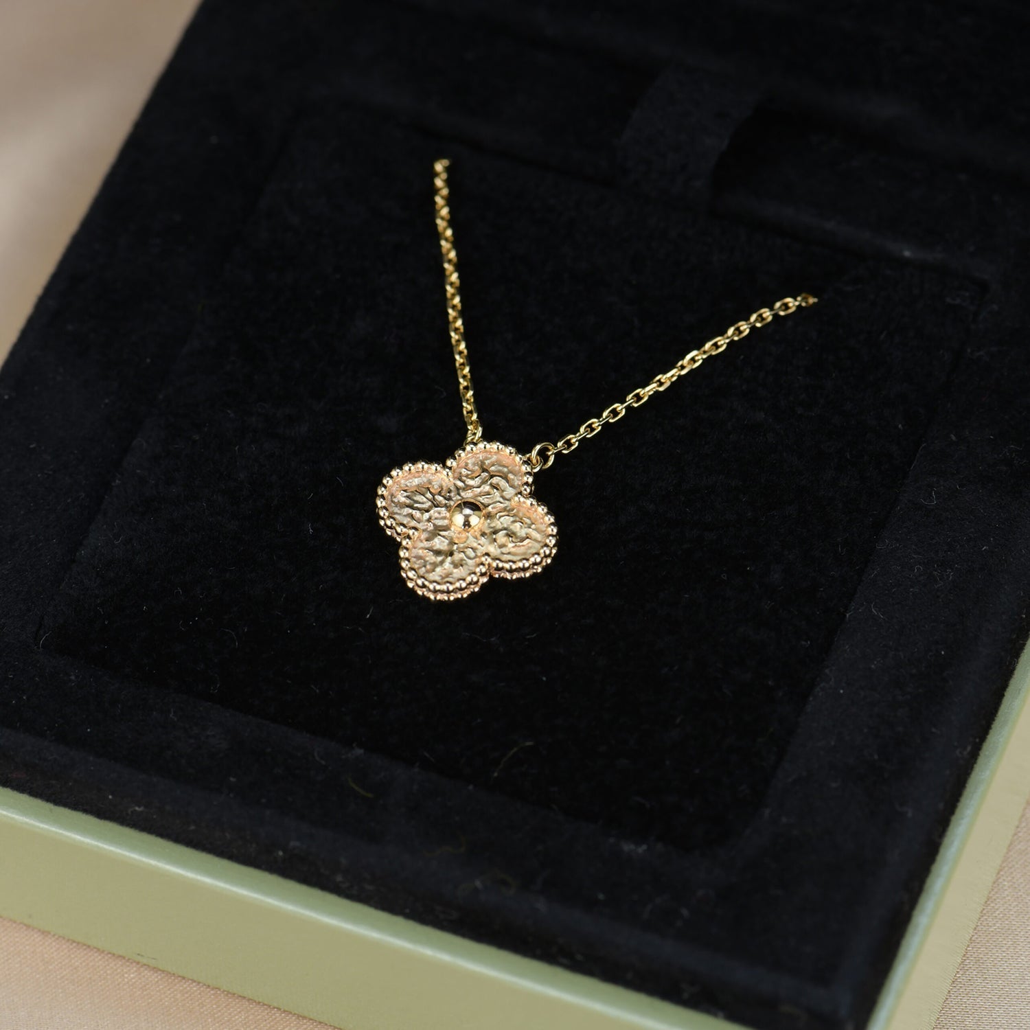 COLLIER BRONZÉ CLOVER 15 MM