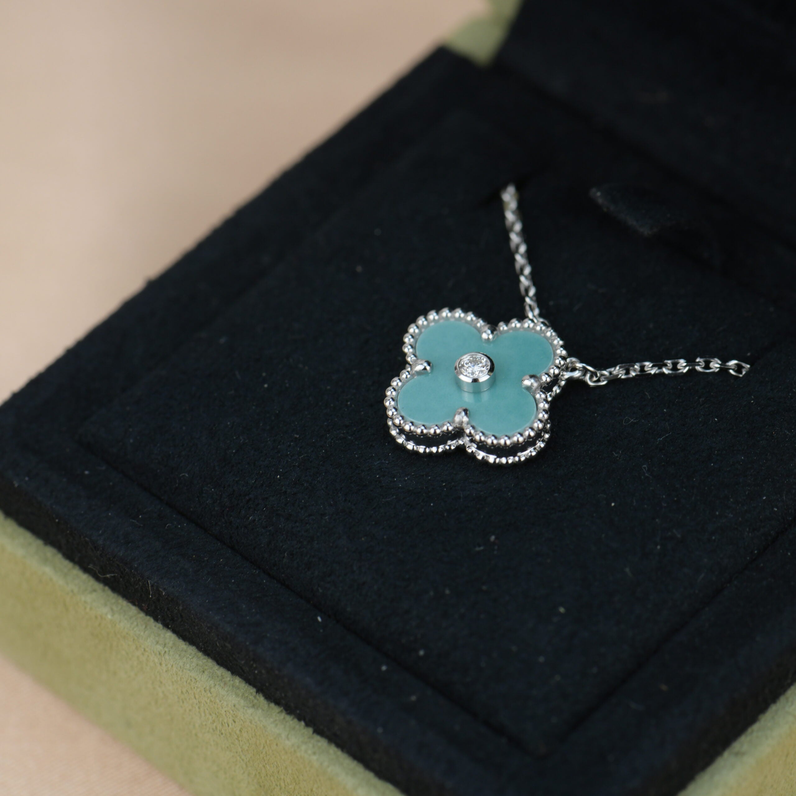 Collier Clover 15 mm en porcelaine et diamants Argent
