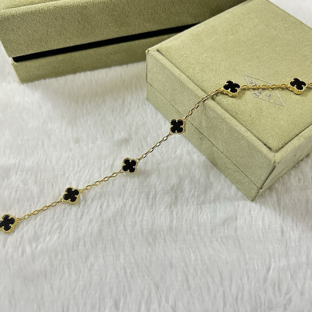 CLOVER 6 MOTIF  ONYXS BRACELET