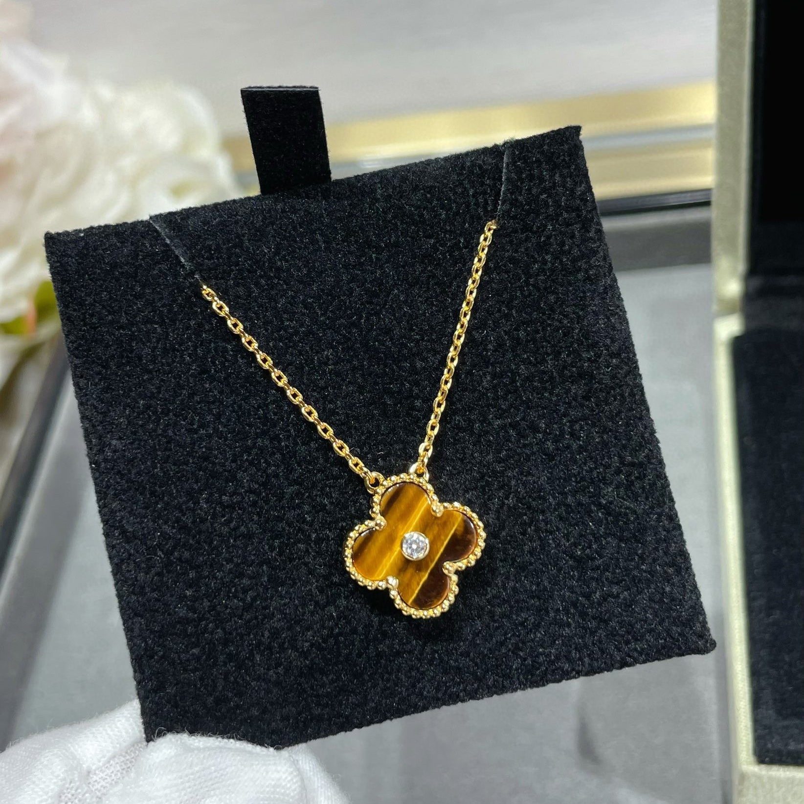 Collier CLOVER 15 MM DIAMANT ET AGATE ŒIL DE TIGRE JAUNE
