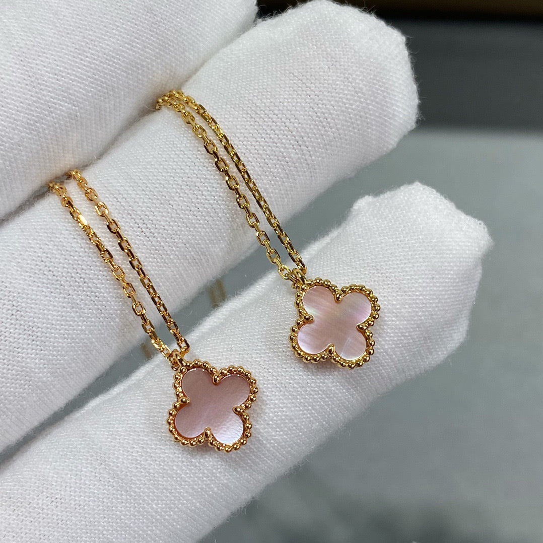 Collier Clover 15 mm en nacre rose à fleur unique