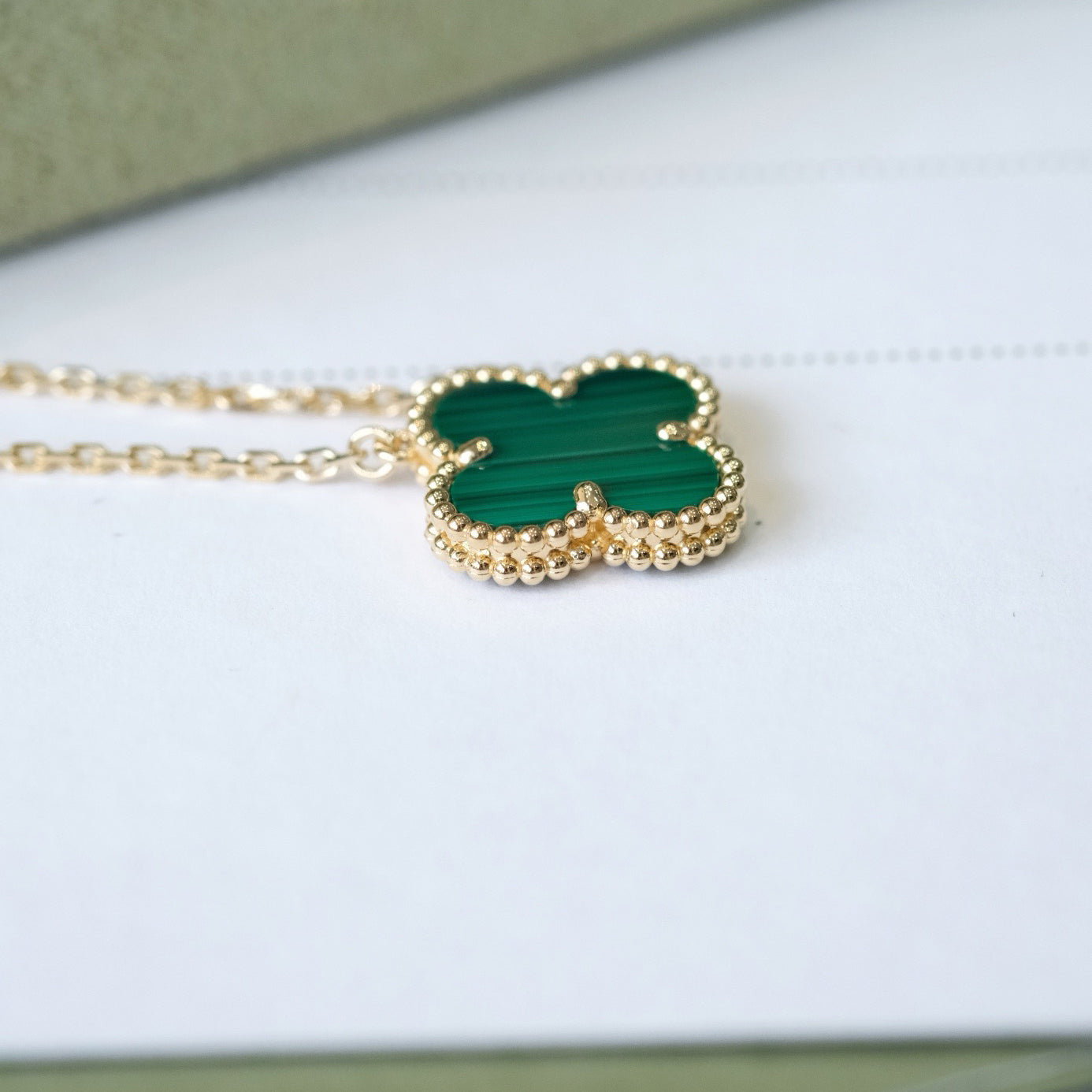 Collier Fleur Simple 15 MM MALACHITE TRÈFLE
