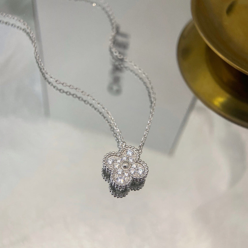 Collier Clover 15 mm avec une seule fleur en diamant