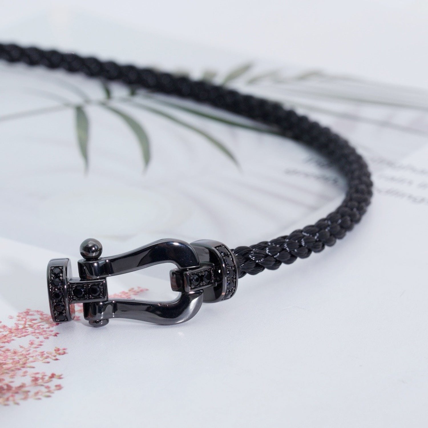 FORCE LARGE SERIES HORSESHOE BLACK SAMURAI BRACELET