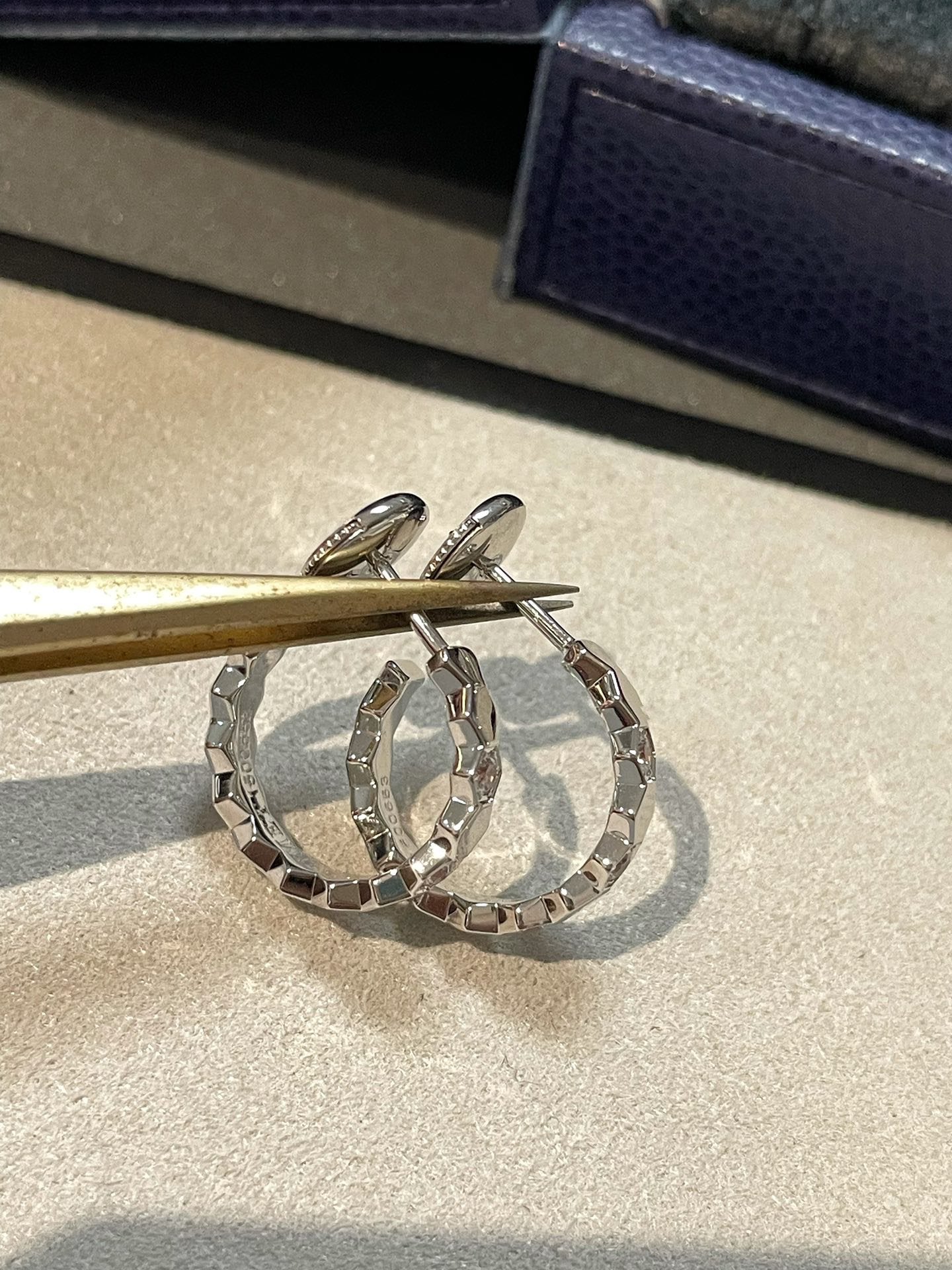 HOLLOW DESIGN FOUR-LEAF CLOVER FLOWER SHAPE RING