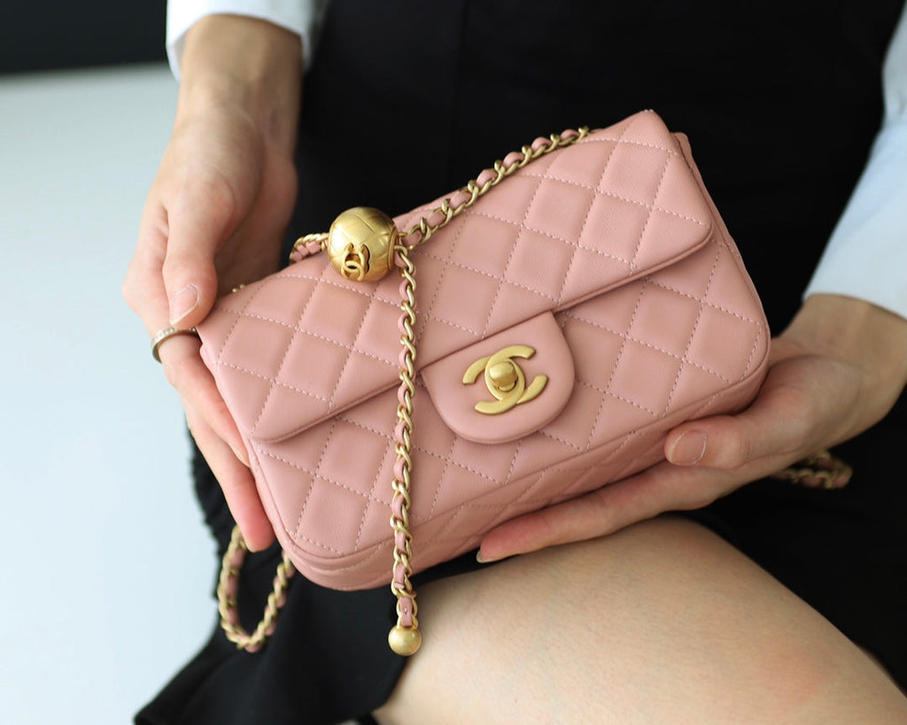 SAC À RABAT 20 CM EN CUIR D'AGNEAU ROSE LAINE QUINCAILLERIE DORÉ