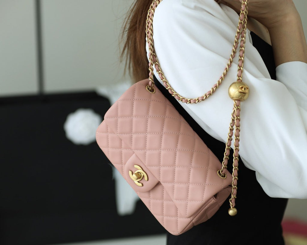 SAC À RABAT 20 CM EN CUIR D'AGNEAU ROSE LAINE QUINCAILLERIE DORÉ