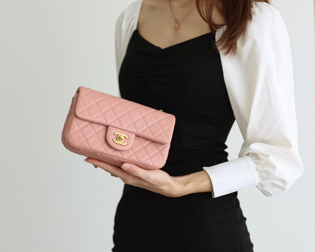 SAC À RABAT 20 CM EN CUIR D'AGNEAU ROSE LAINE QUINCAILLERIE DORÉ