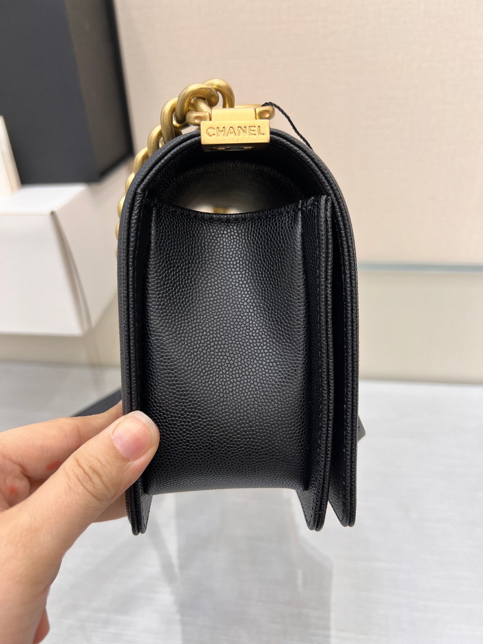 SAC GARÇON MOYEN 25 NOIR CHEVRON CAVIAR QUINCAILLERIE RUTHENIUM