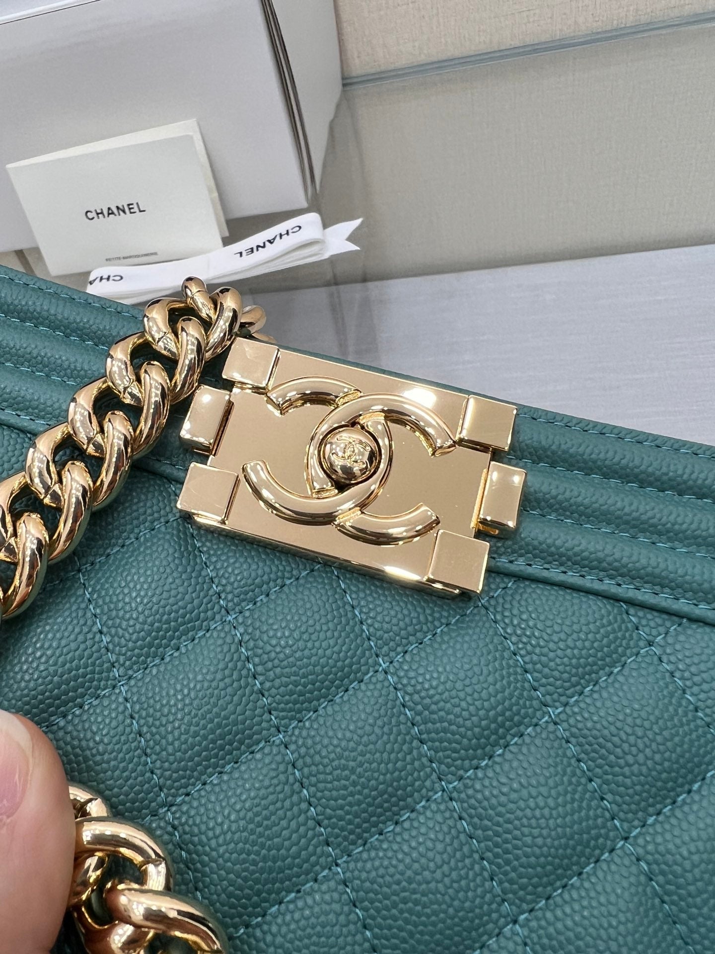 SAC GARÇON PETIT 20 EVER GREEN CAVIAR QUINCAILLERIE OR