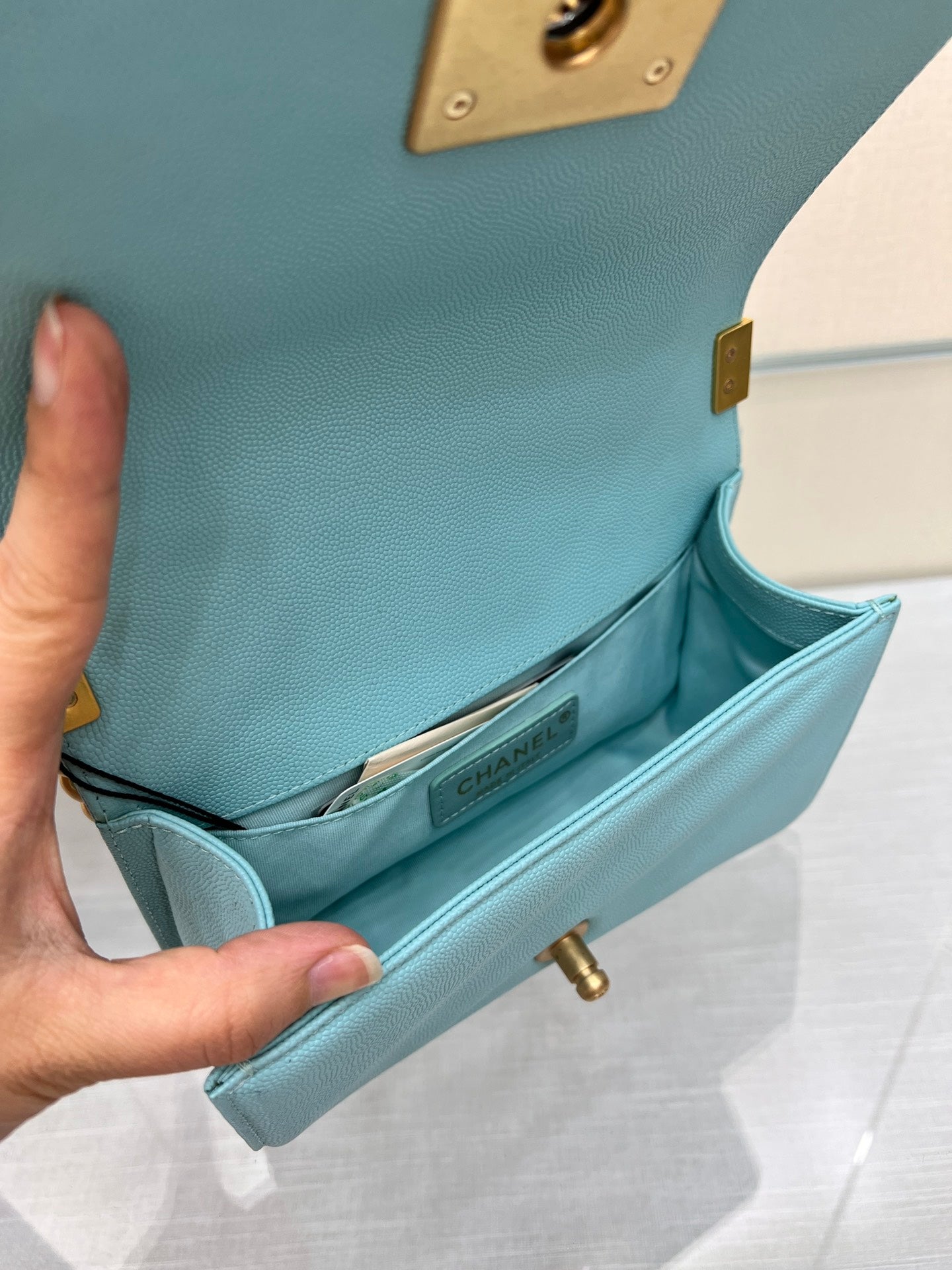 SAC GARÇON PETIT 20 BLEU NUAGE CAVIAR QUINCAILLERIE OR