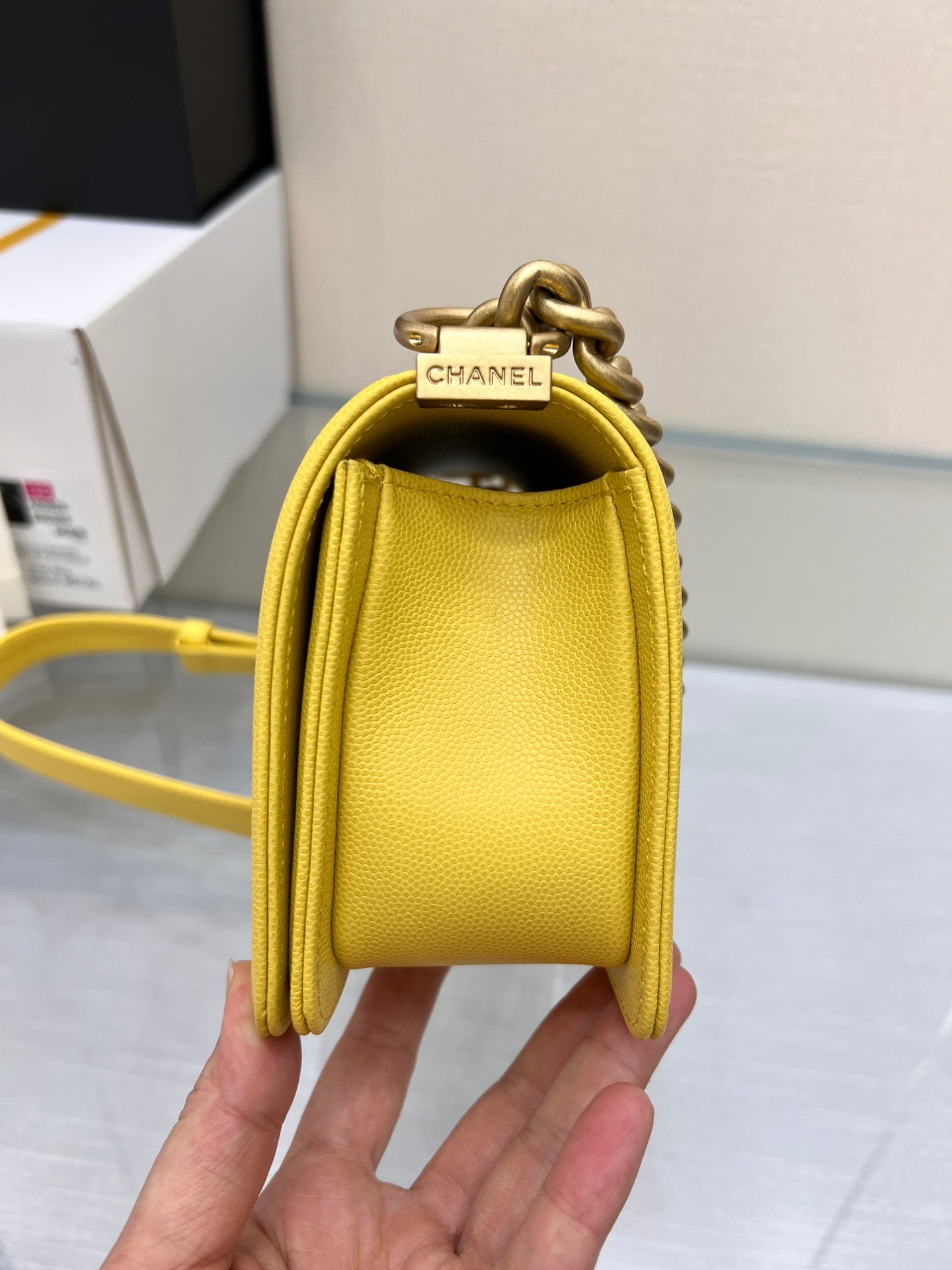 SAC GARÇON PETIT 20 CAVIAR JAUNE QUINCAILLERIE OR