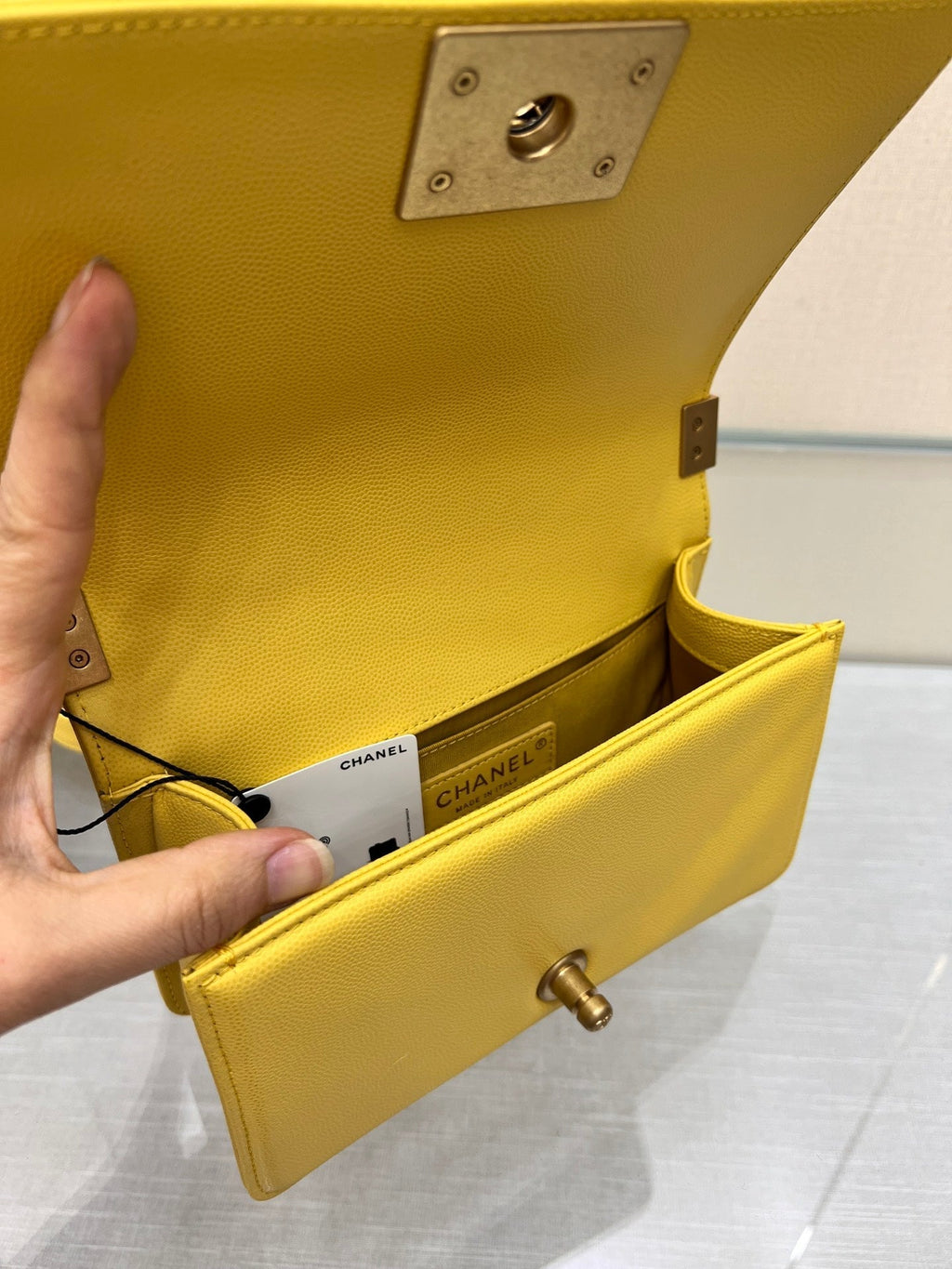 SAC GARÇON PETIT 20 CAVIAR JAUNE QUINCAILLERIE OR