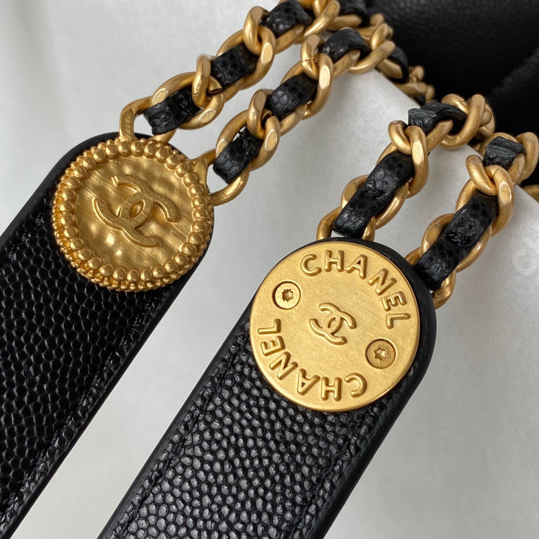 19 FLAP BAG 17 BLACK CAVIAR GOLD HARDWARE