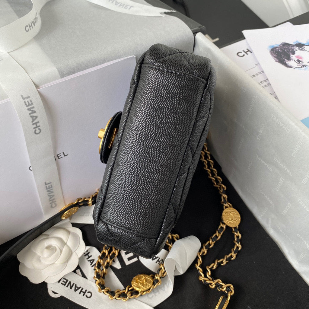 19 FLAP BAG 17 BLACK CAVIAR GOLD HARDWARE