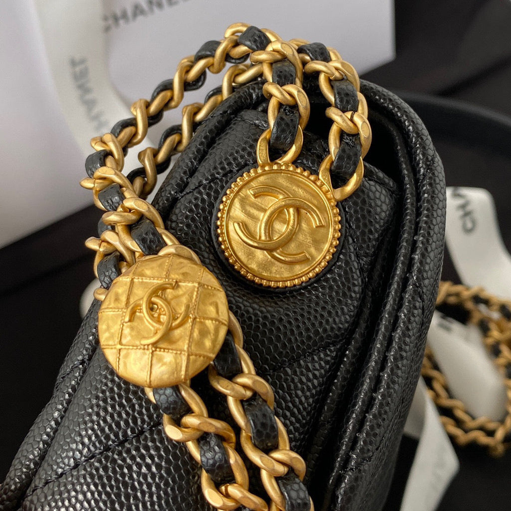 19 FLAP BAG 17 BLACK CAVIAR GOLD HARDWARE
