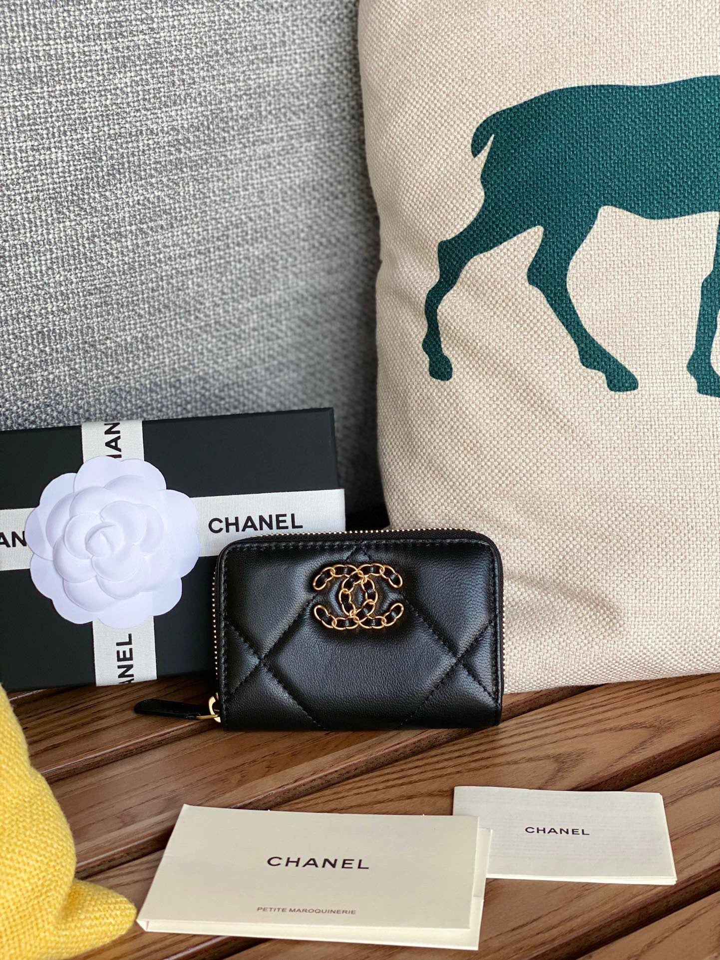CC 19 ZIPPED COIN PURSE LAMBSKIN