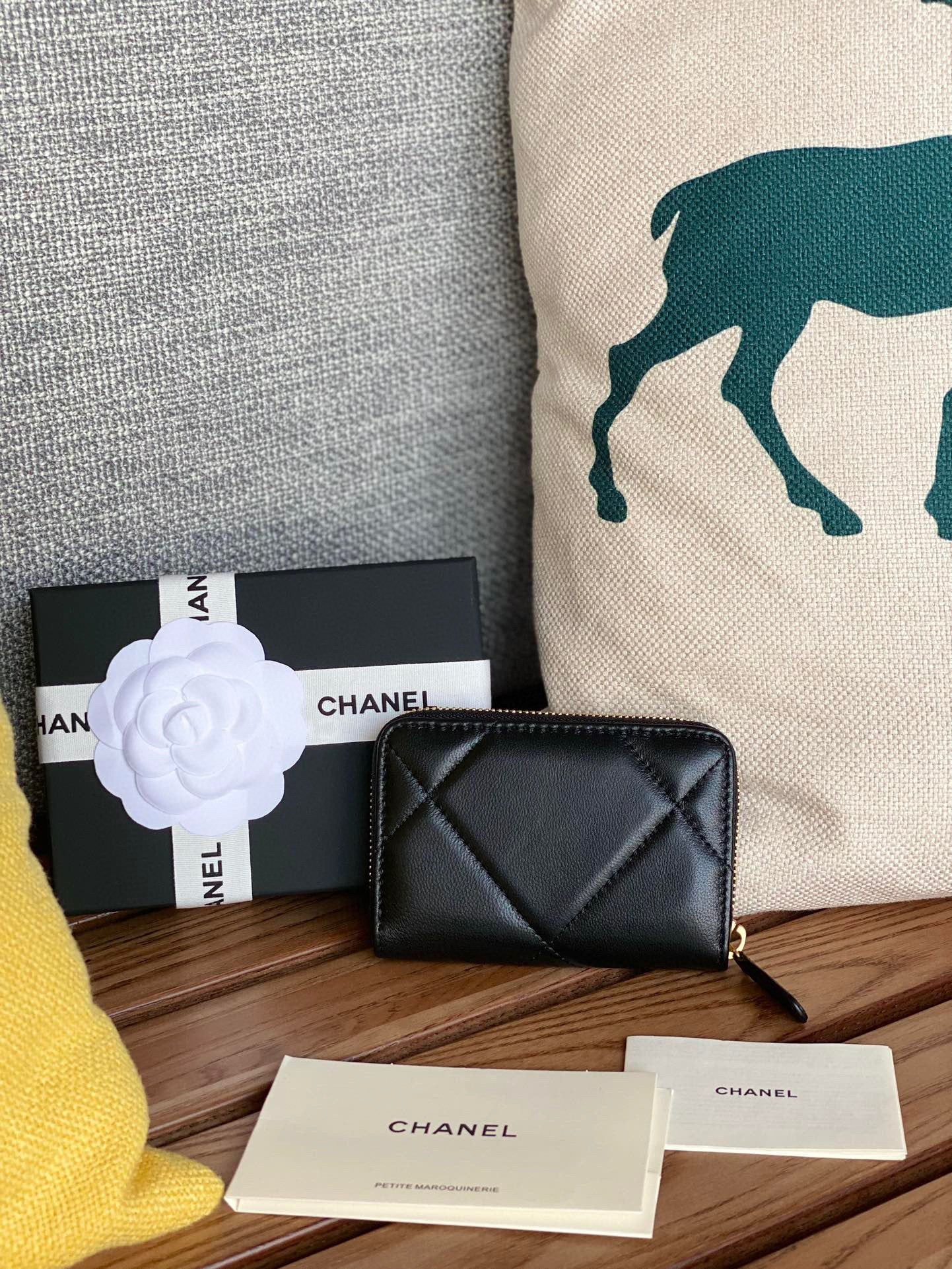 CC 19 ZIPPED COIN PURSE LAMBSKIN