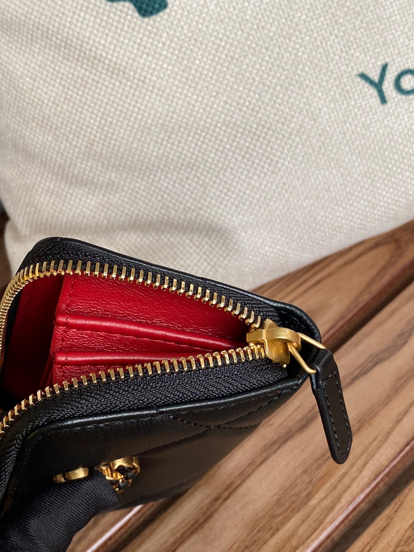 CC 19 ZIPPED COIN PURSE LAMBSKIN