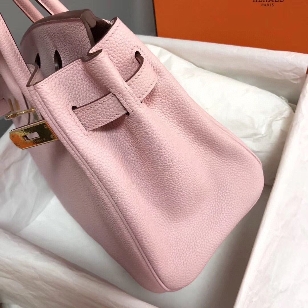 Sac HM Birkin 30 cm en cuir Togo rose et accessoires dorés