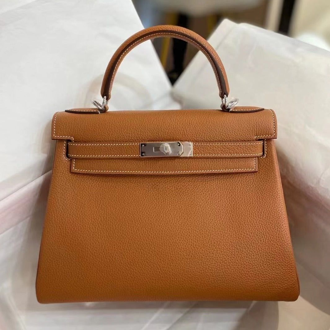 HM ケリー 28cm タン トーゴ シルバーハードウェア