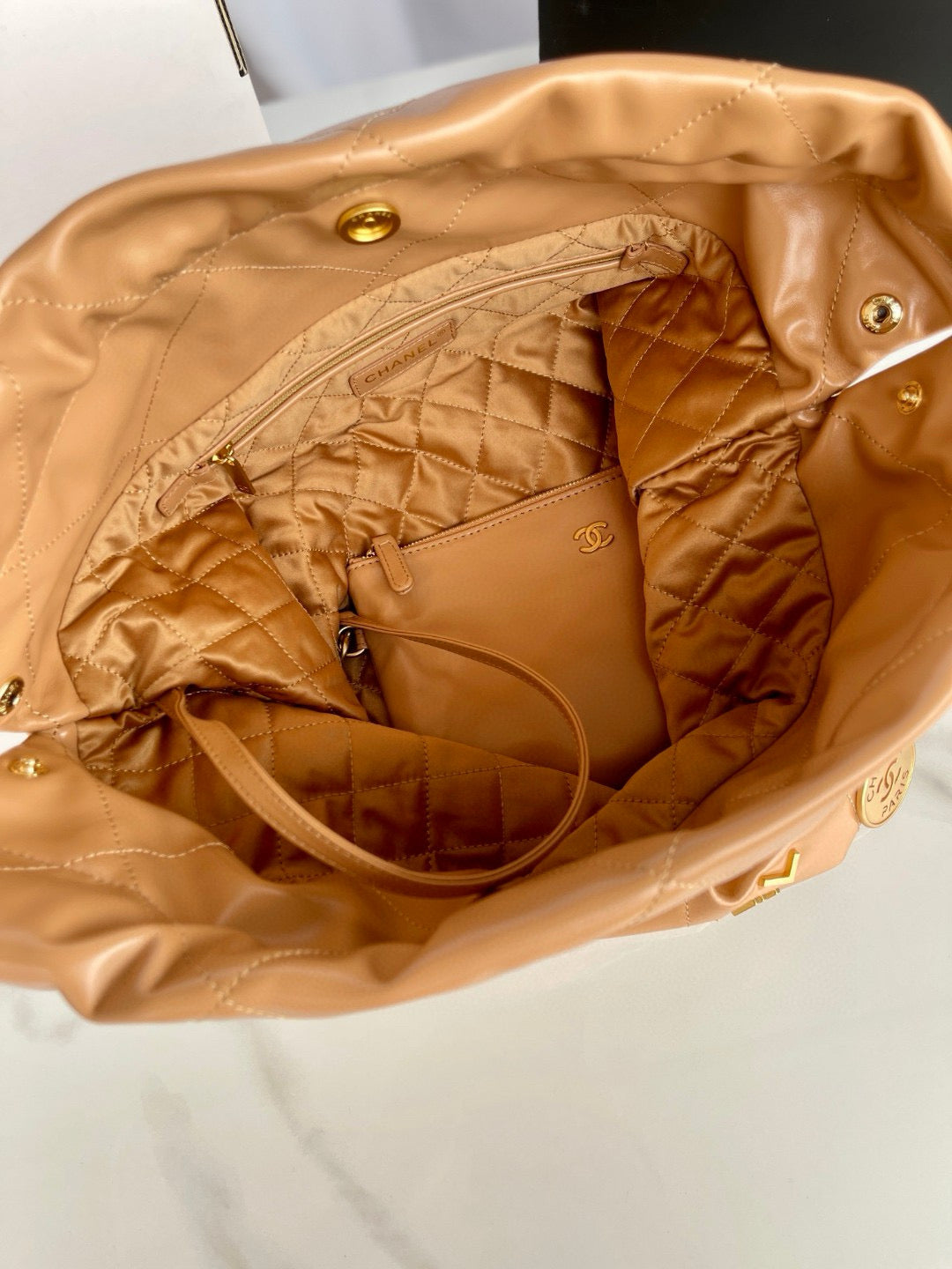 CC 22 HOBO BROWN CALFSKIN GOLD HARDWARE