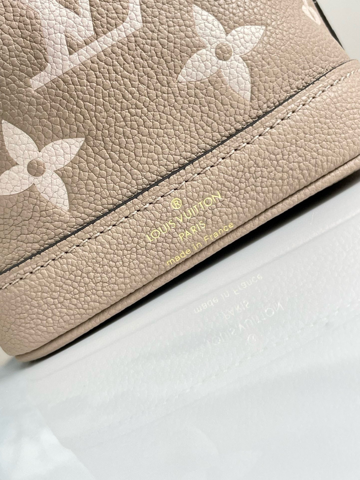 NANO NOE 13 GRIS BICOLORE GRIS MONOGRAMME QUINCAILLERIE OR