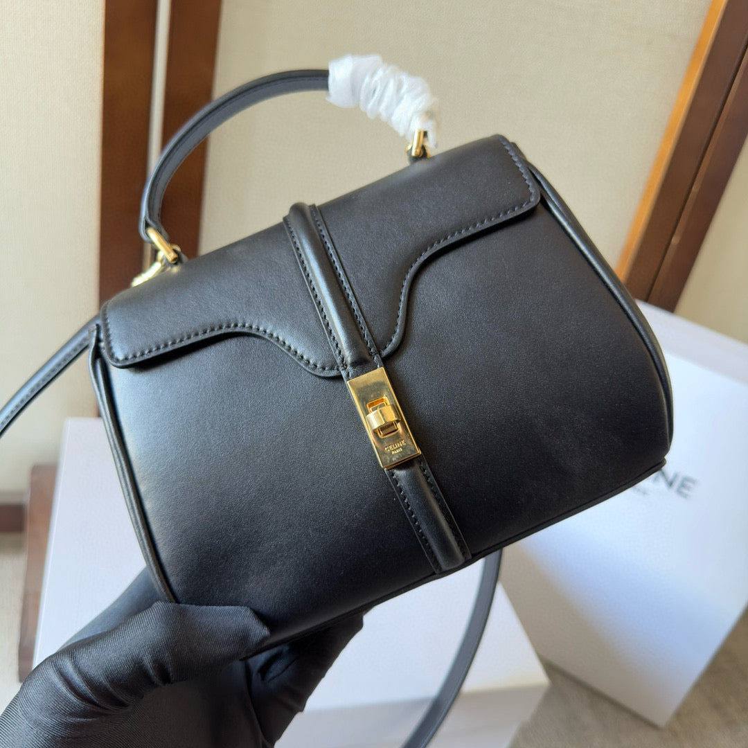 MINI SAC 16 18CM EN CUIR DE VEAU SATINÉ NOIR