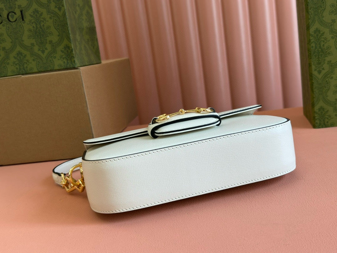 GG HORSEBIT 1955 PETIT SAC À BANDOULIÈRE 24 CM EN CUIR DE VEAU BLANC