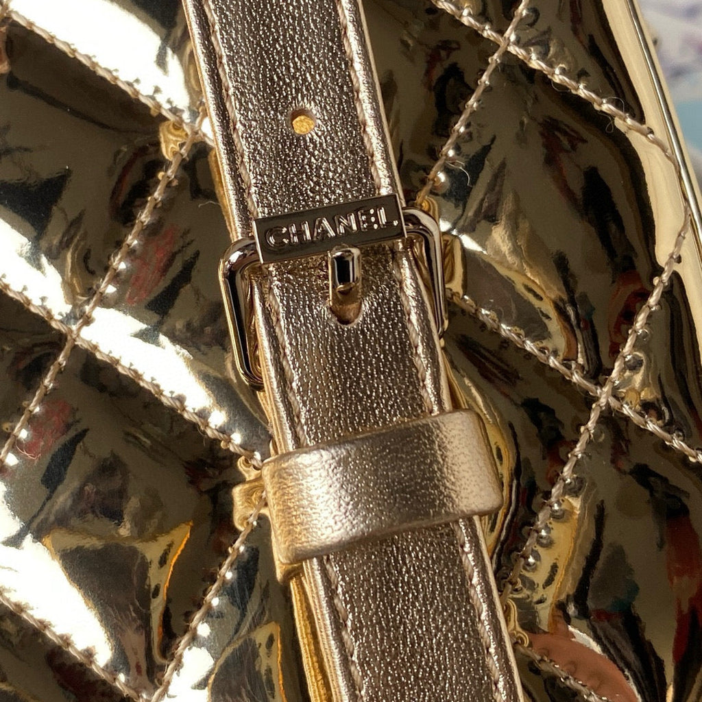 CC LARGE BACKPACK 31CM GOLD PATENT CALFSKIN GOLD HARDWARE