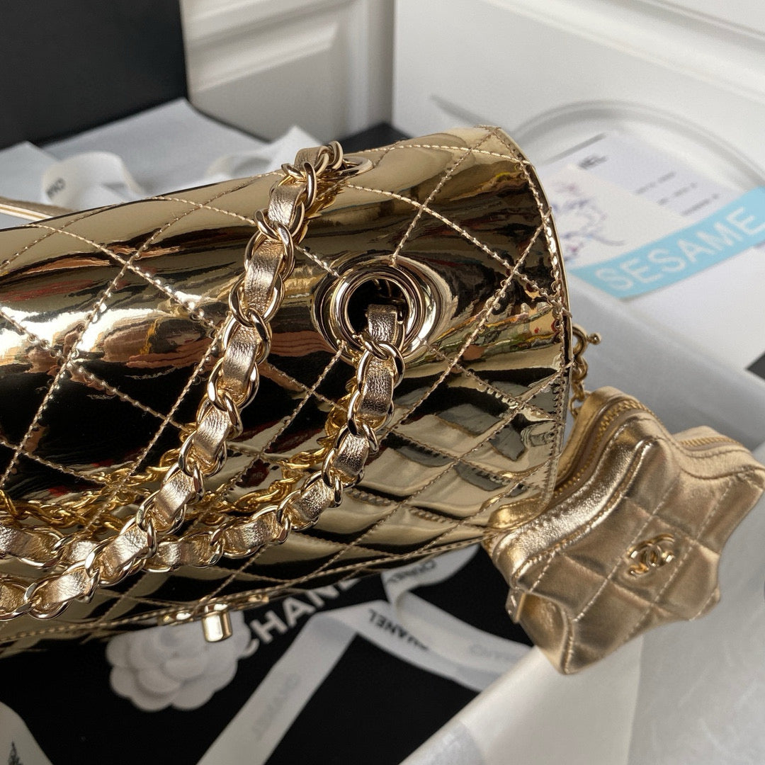 CC LARGE BACKPACK 31CM GOLD PATENT CALFSKIN GOLD HARDWARE