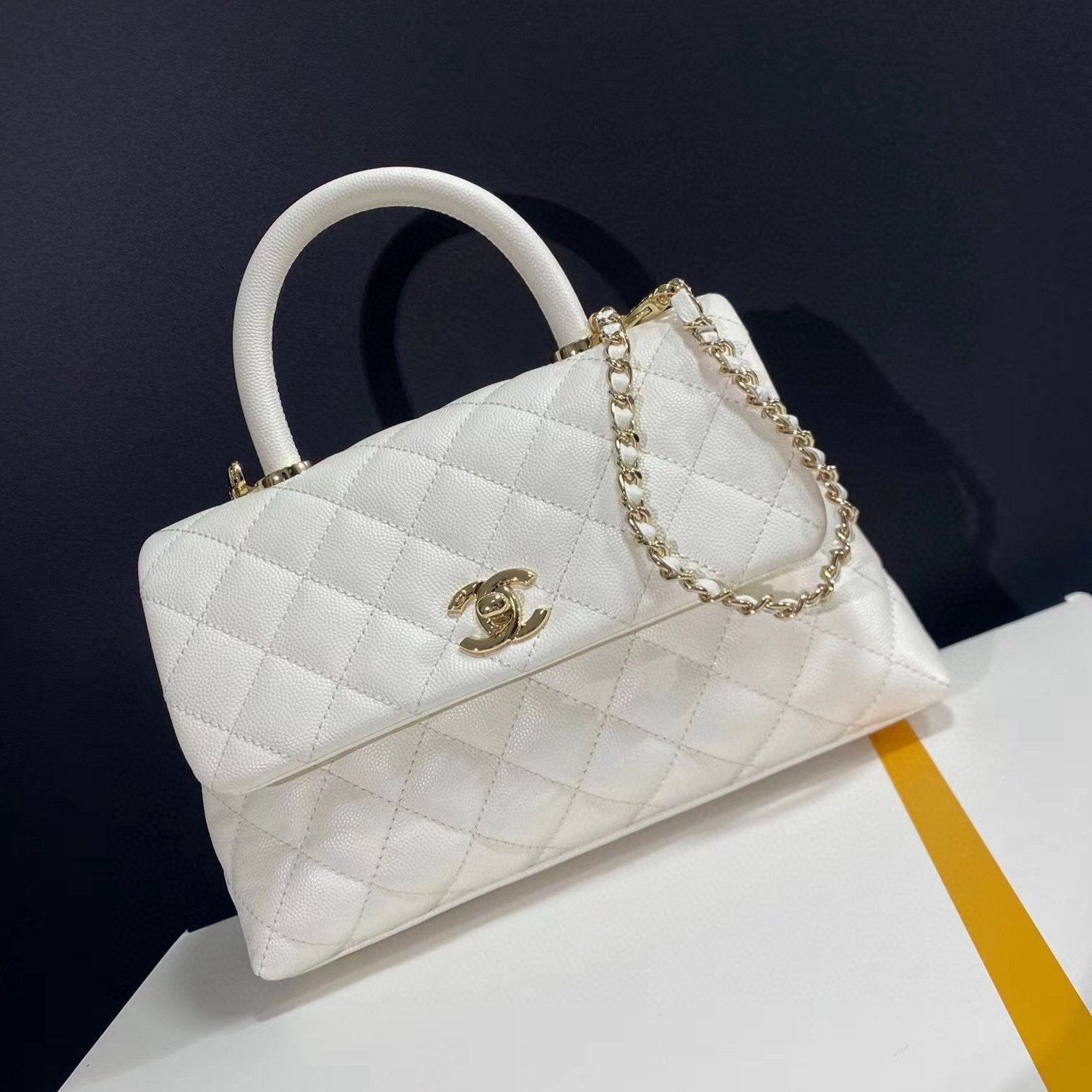 COCO HANDLE FLAP BAG 23CM WHITE QUILTED CAVIAR LIGHT GOLD HARDWARE