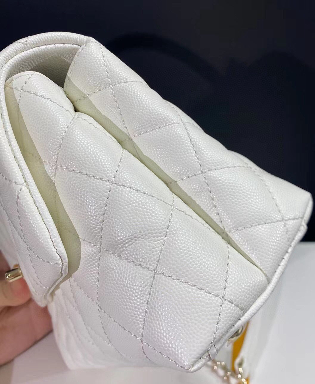 COCO HANDLE FLAP BAG 23CM WHITE QUILTED CAVIAR LIGHT GOLD HARDWARE