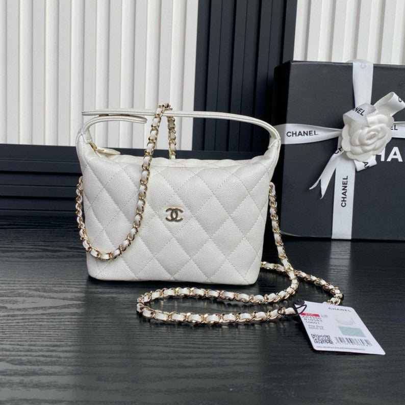 Sac Hobo CC 25C 21,5 cm avec poignée supérieure en cuir de veau grainé blanc
