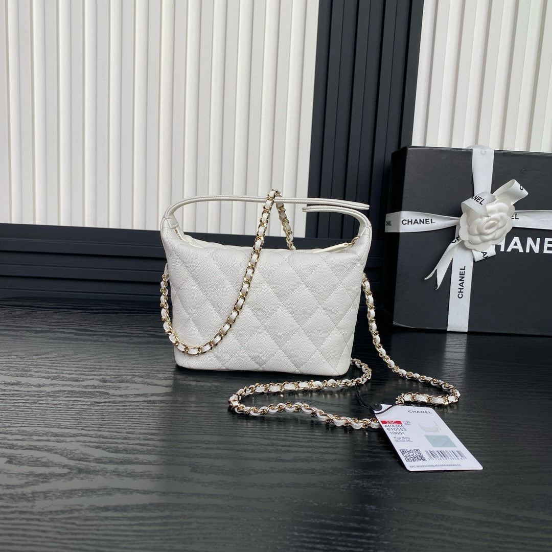 Sac Hobo CC 25C 21,5 cm avec poignée supérieure en cuir de veau grainé blanc