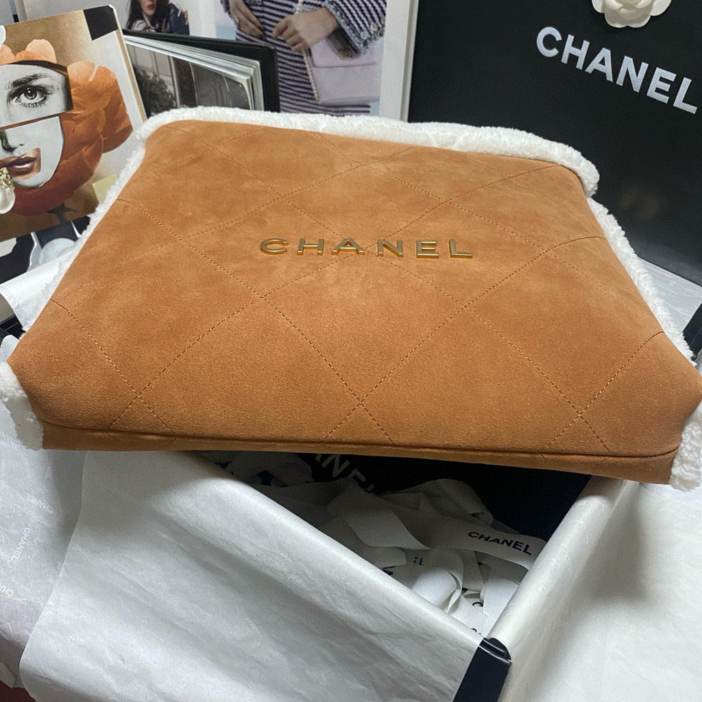 CC 22 BAG 35CM BROWN WHITE SHEARLING LAMBSKIN