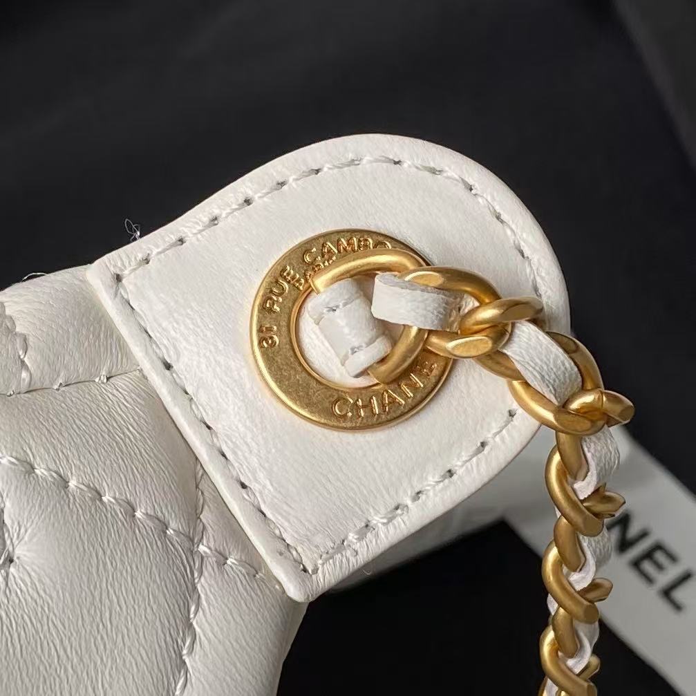 CC 24A POUCH 27CM CLASSIC BAG WHITE LAMBSKIN