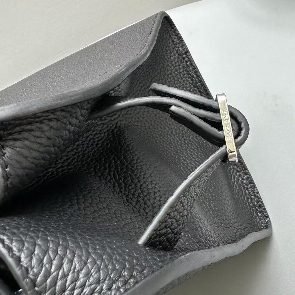 THE ROW MARGAUX 32CM CUIR DE VEAU GRAINÉ NOIR