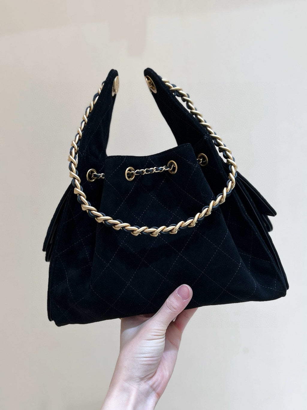 CC 25C HOBO BAG 30CM BLACK SUEDE