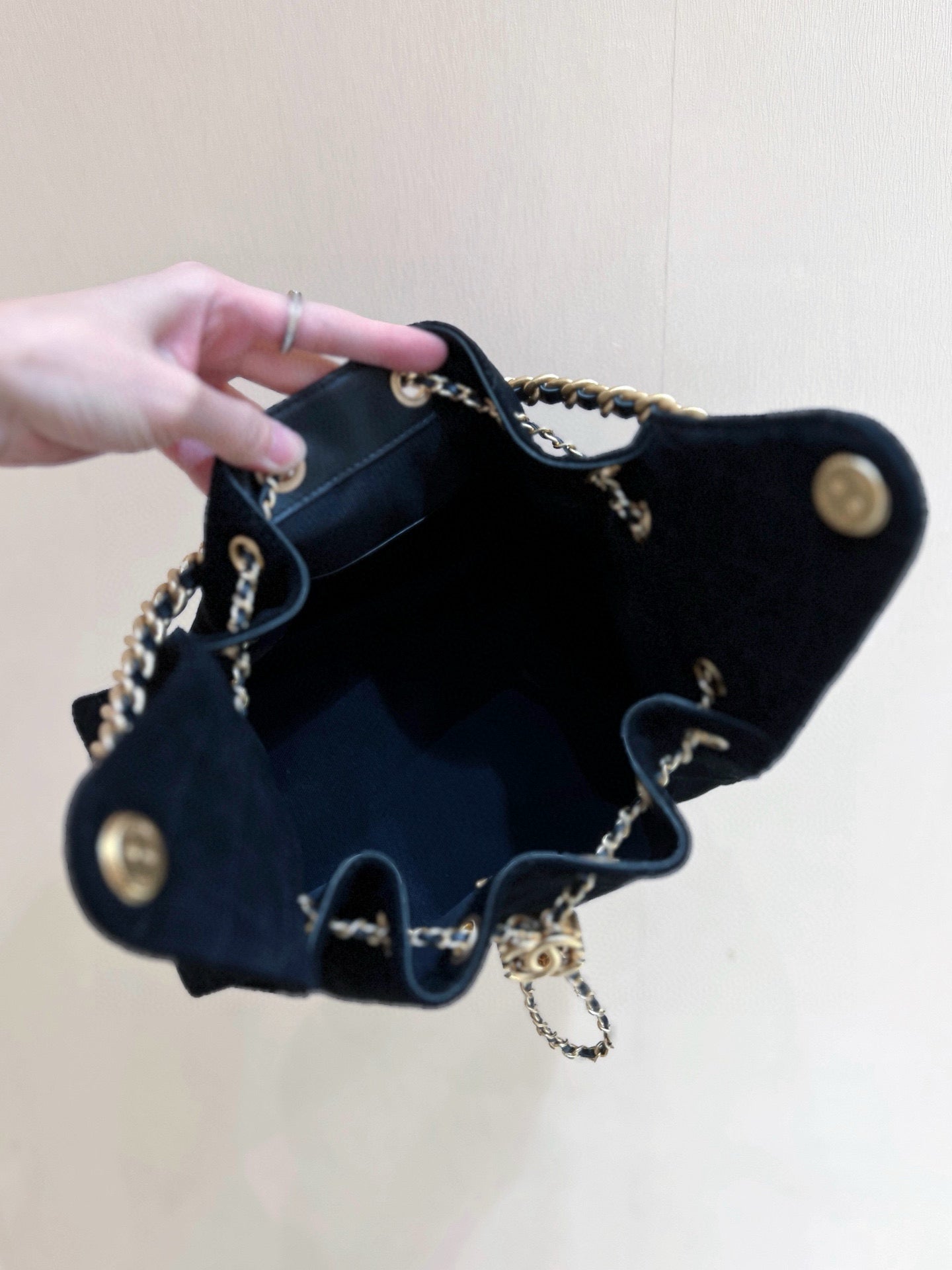 CC 25C HOBO BAG 30CM BLACK SUEDE