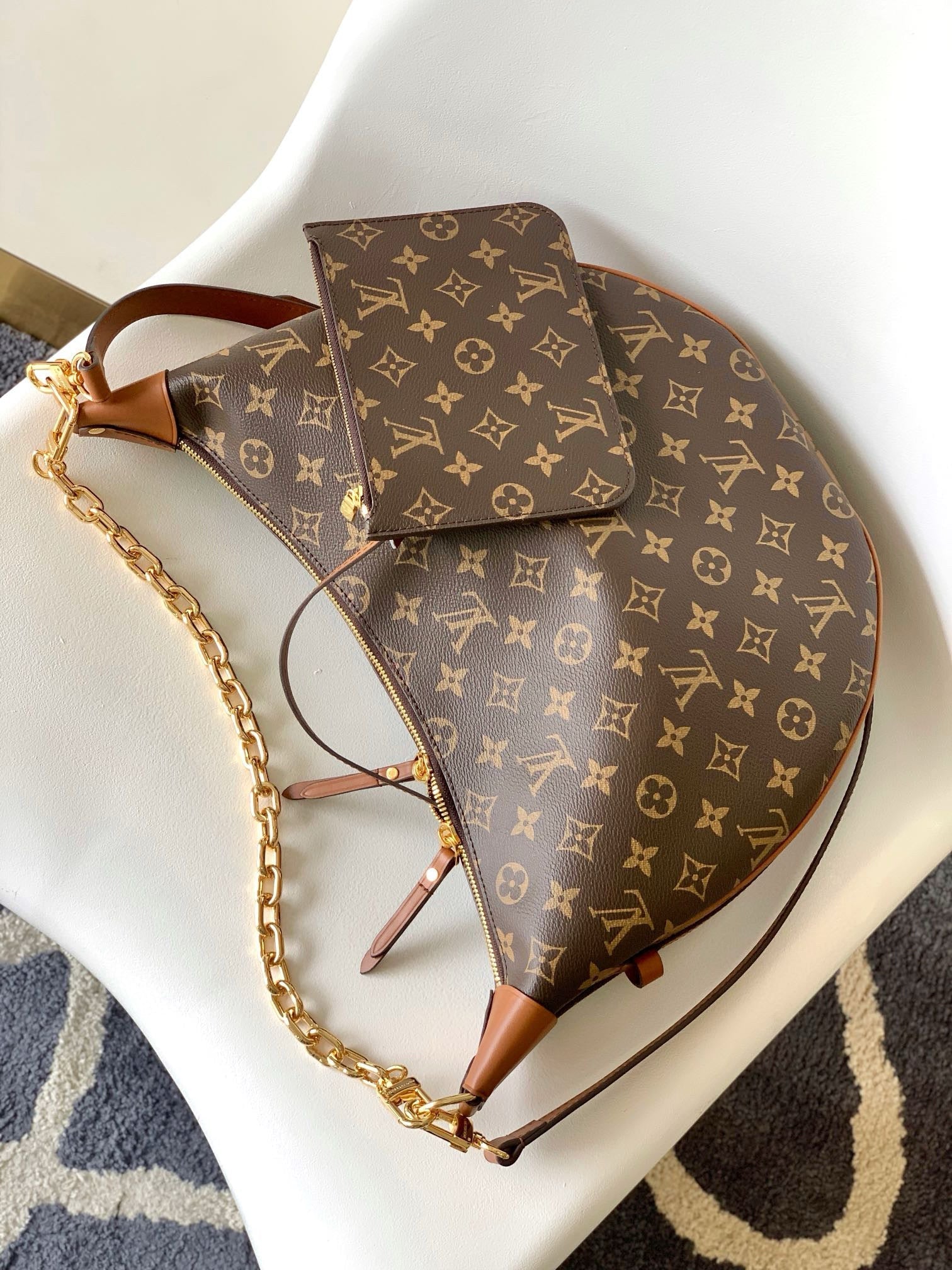 SAC HOBO LOOP LV 38 CM EN TOILE MONOGRAMME MARRON
