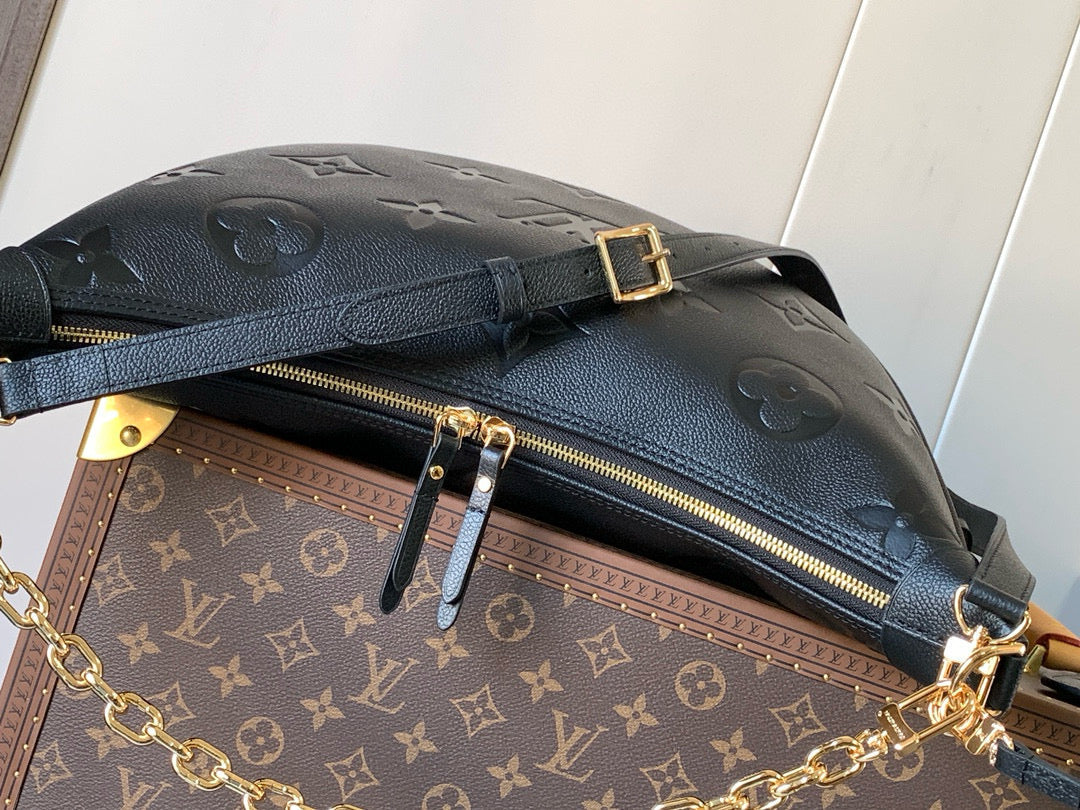 SAC HOBO LOOP LV 38 CM EN CUIR NOIR MONOGRAMME EMPREINTE
