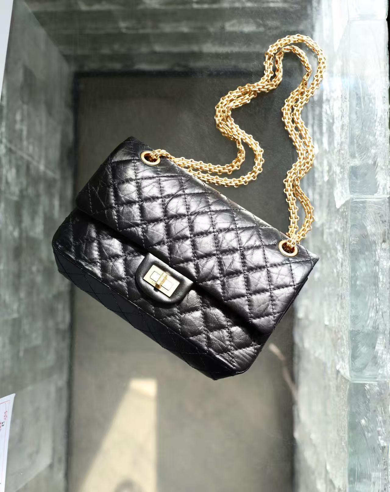 CC CLASSIC 2.55 FLAP BAG 24CM BLACK AGED LAMBSKIN