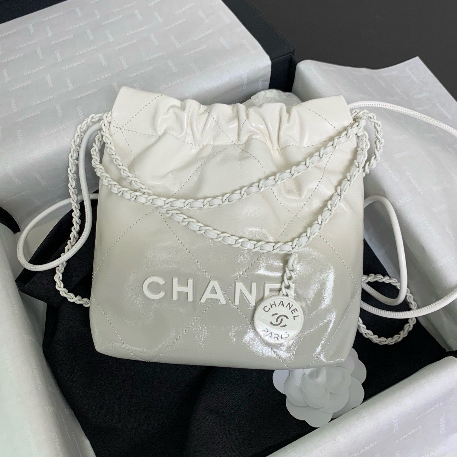 SAC HOBO CC MINI 22 EN CUIR D'AGNEAU BLANC GRIS