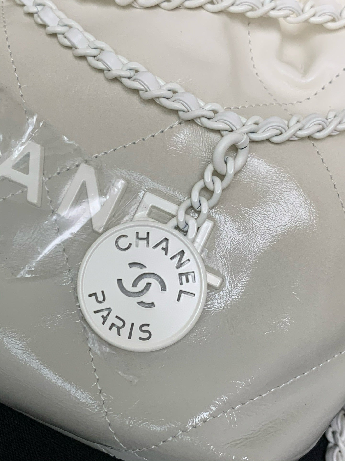 SAC HOBO CC MINI 22 EN CUIR D'AGNEAU BLANC GRIS
