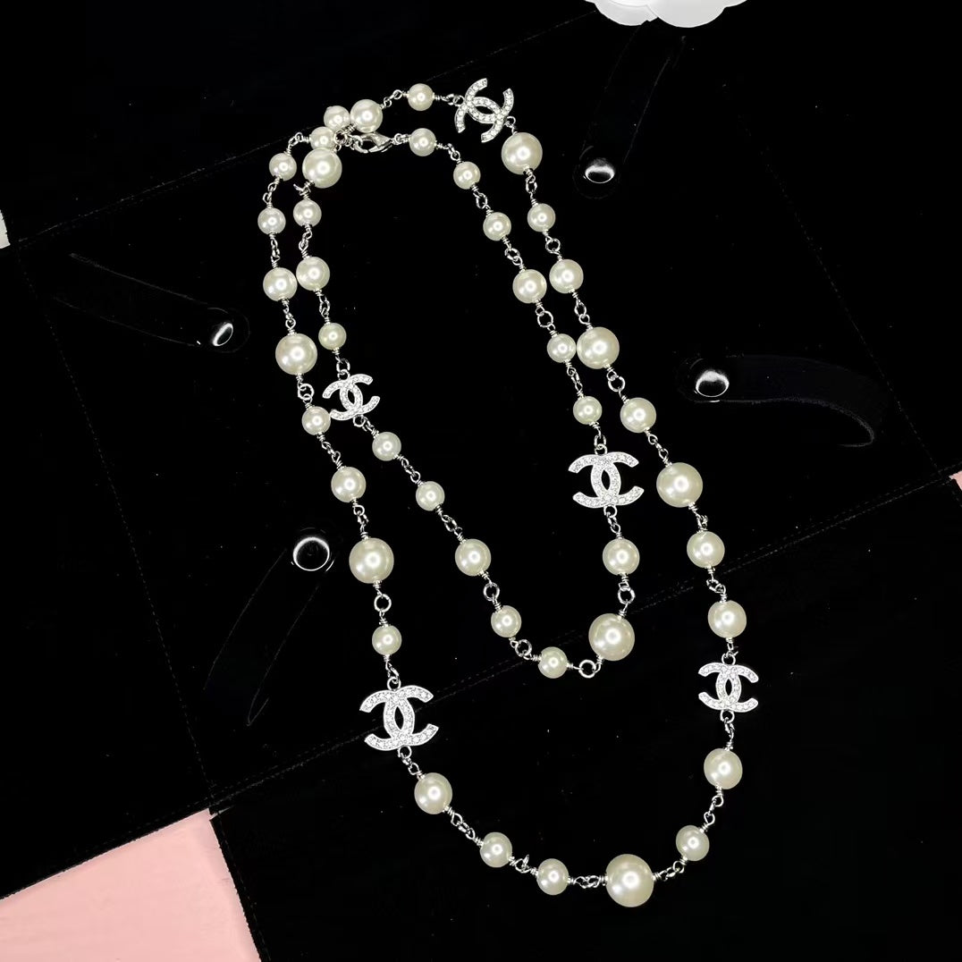 Collier long CC Pearl en argent 65 cm avec cristaux