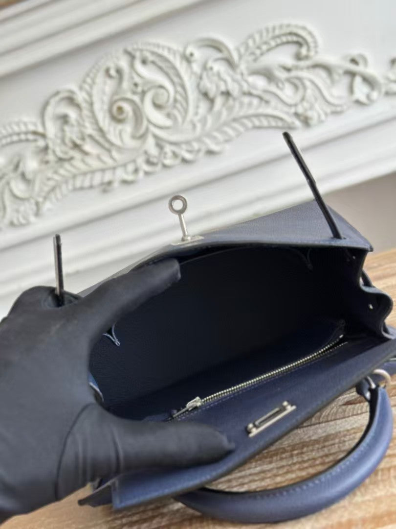 HM KELLY SELLIER CUIR EPSOM BLEU QUINCAILLERIE ARGENTÉE