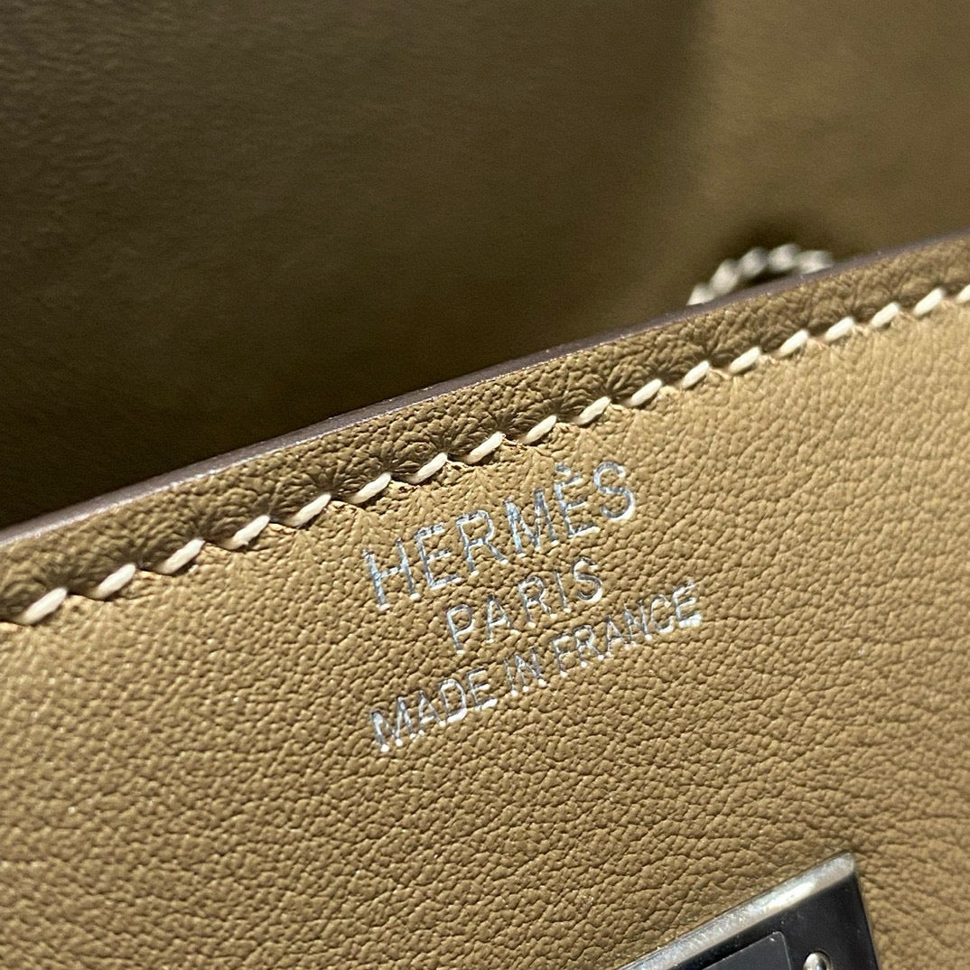 SAC À BANDOULIÈRE HM BIRKIN 29 CM EN CUIR DE VEAU GRIS QUINCAILLERIE ARGENTÉE