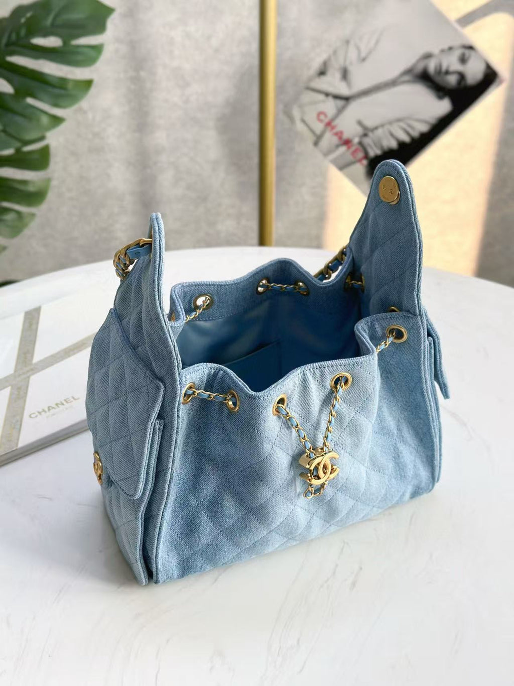 CC 25C HOBO BAG 30CM LIGHT BLUE DENIM