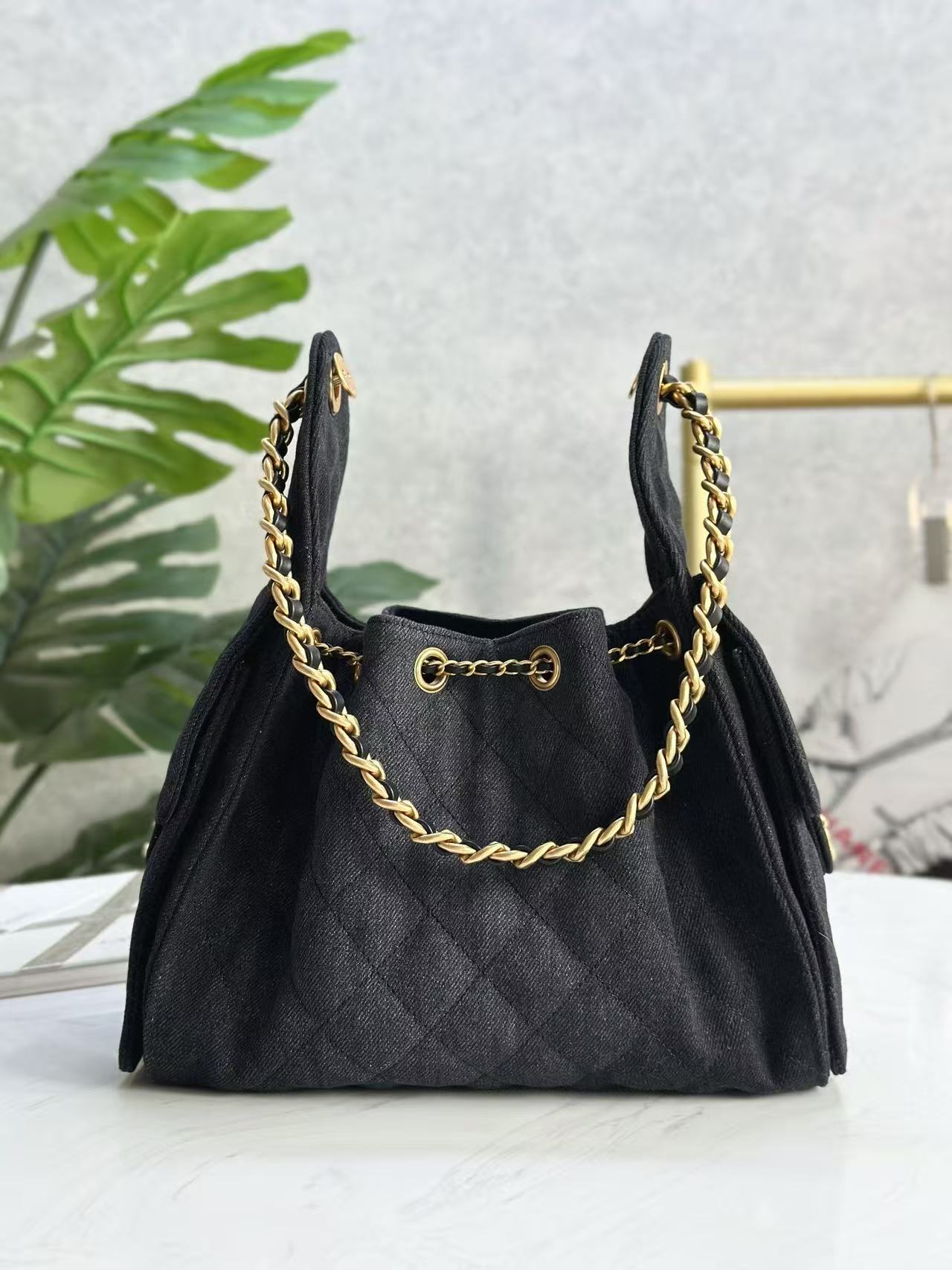 CC 25C HOBO BAG 30CM BLACK DENIM